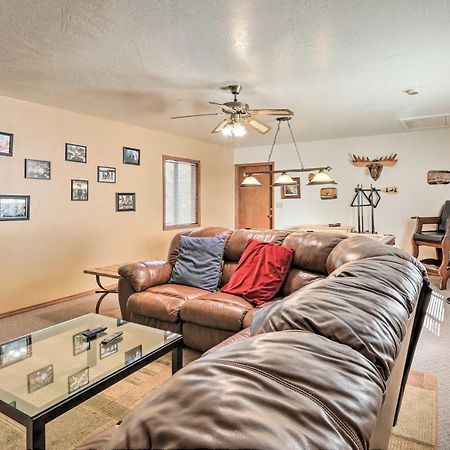 Munds Park Cabin With Fire Pit And Wraparound Porch! Экстерьер фото